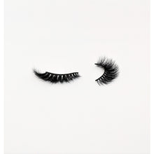 Load image into Gallery viewer, Runway (Mink Lashes)
